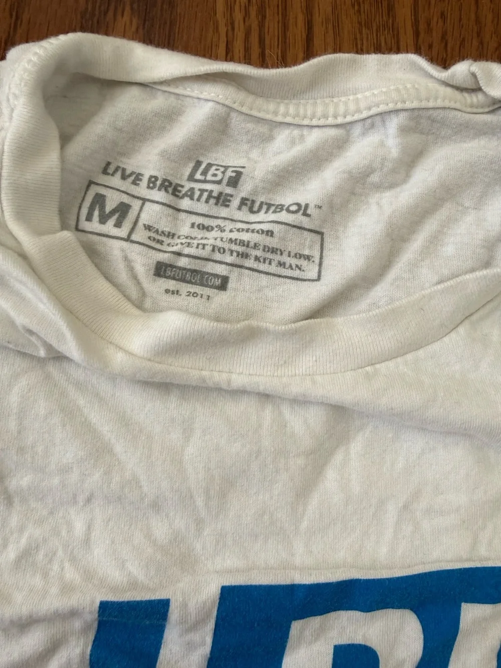 Live Breathe Futbol Classic White Tee Graphic LBF Blue Yellow Logo Men’s Medium - Picture 4 of 6